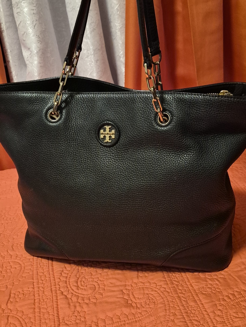 Tory Burch Autentic Black  Leather Tote,with Gold Logo